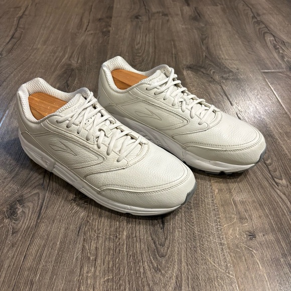 Brooks Men's Addiction Walker Lace-Up Shoes White Leather size 11.5 Dad Shoes - Picture 3 of 15